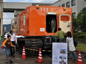 南極用雪上車乗車体験