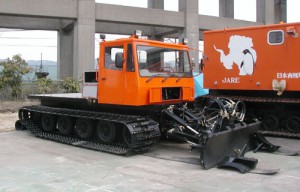 新型南極観測車の性能試験の様子