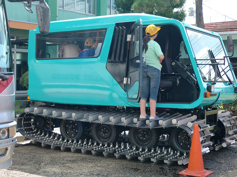 弊社にて「夏休み小学生工場見学バスツアー」が行われました 株式会社大原鉄工所